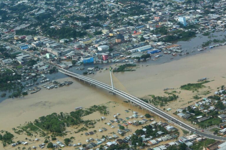 Cruzeiro do Sul em alerta: Rio Juruá sobe após chuvas e previsão indica tempestades