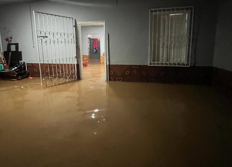 Chuva causa alagamentos e mobiliza Defesa Civil em Rio Branco